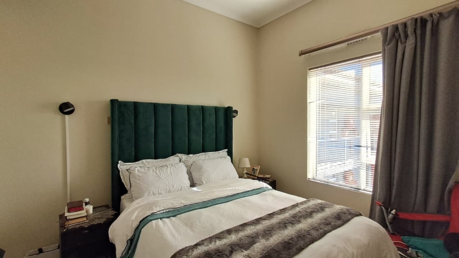 To Let 2 Bedroom Property for Rent in Buh Rein Estate Western Cape